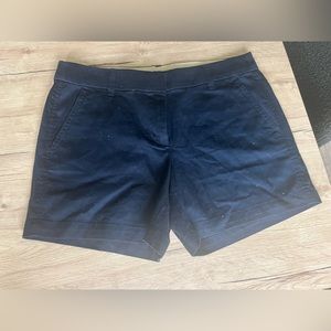 J crew size 6 shorts. Never worn new with tags. Navy color.